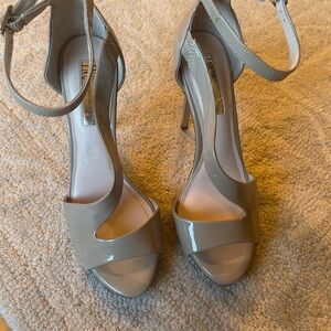 INC SUZI HIGH HEEL PLATFORM SANDAL NUDE BEIGE PATENT LEATHER 7M